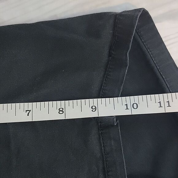 Lee black cargo shorts sinfully soft Women's Size 10 - Picture 11 of 11